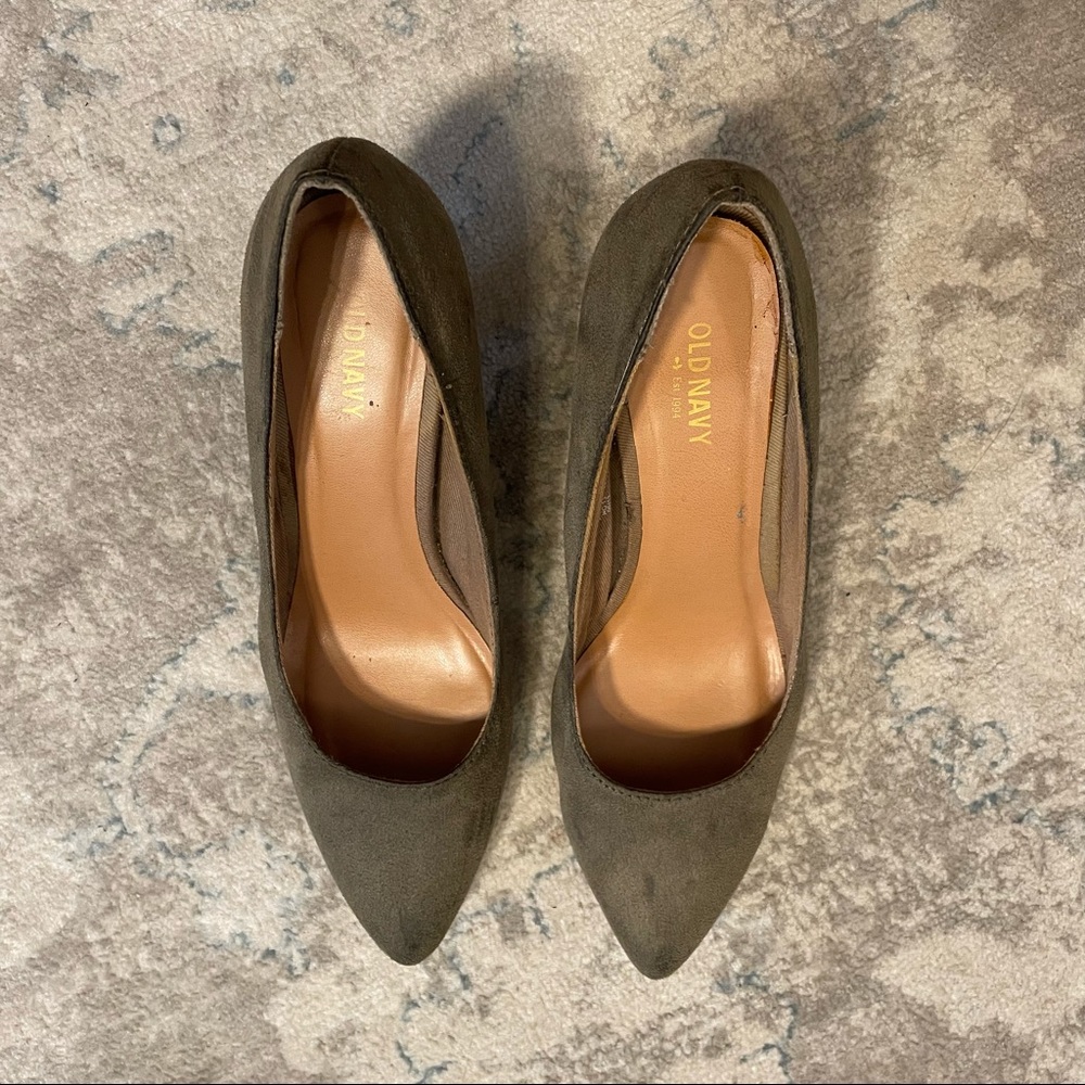 Tan pumps size 8 | Old Navy
